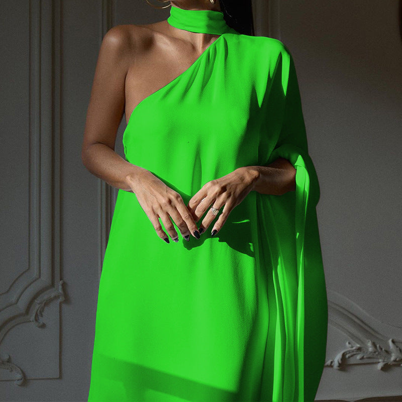 Elegantes One-Shoulder-Abendkleid für Damen mit fließendem Stoff und schickem Kragen, Größe S