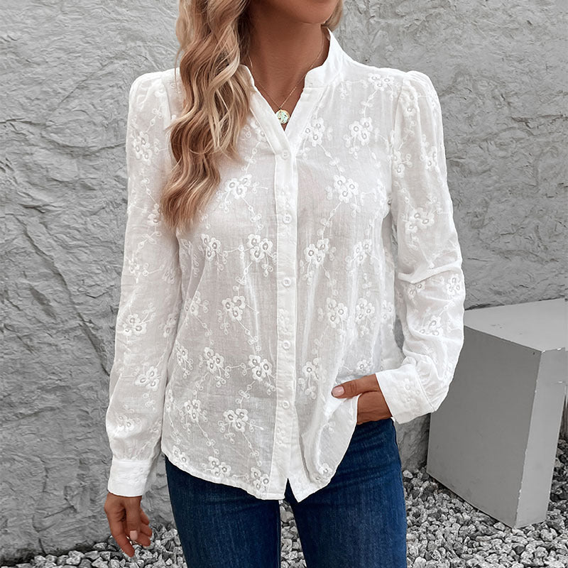 Damenbluse mit elegantem floralem Lochmuster, Größe