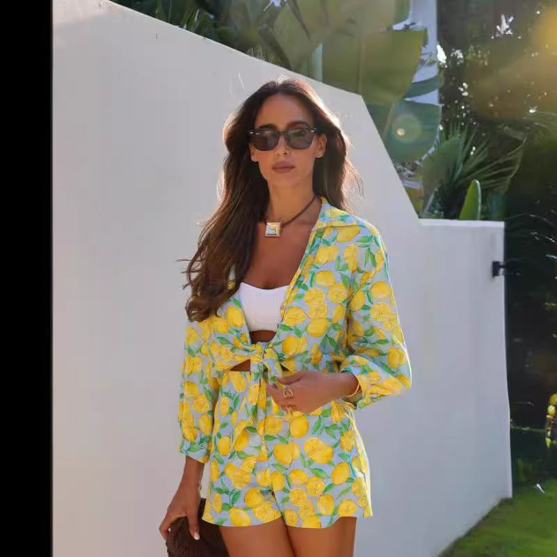 Women's shorts with a fresh lemon print and elegant fit, size [size missing]