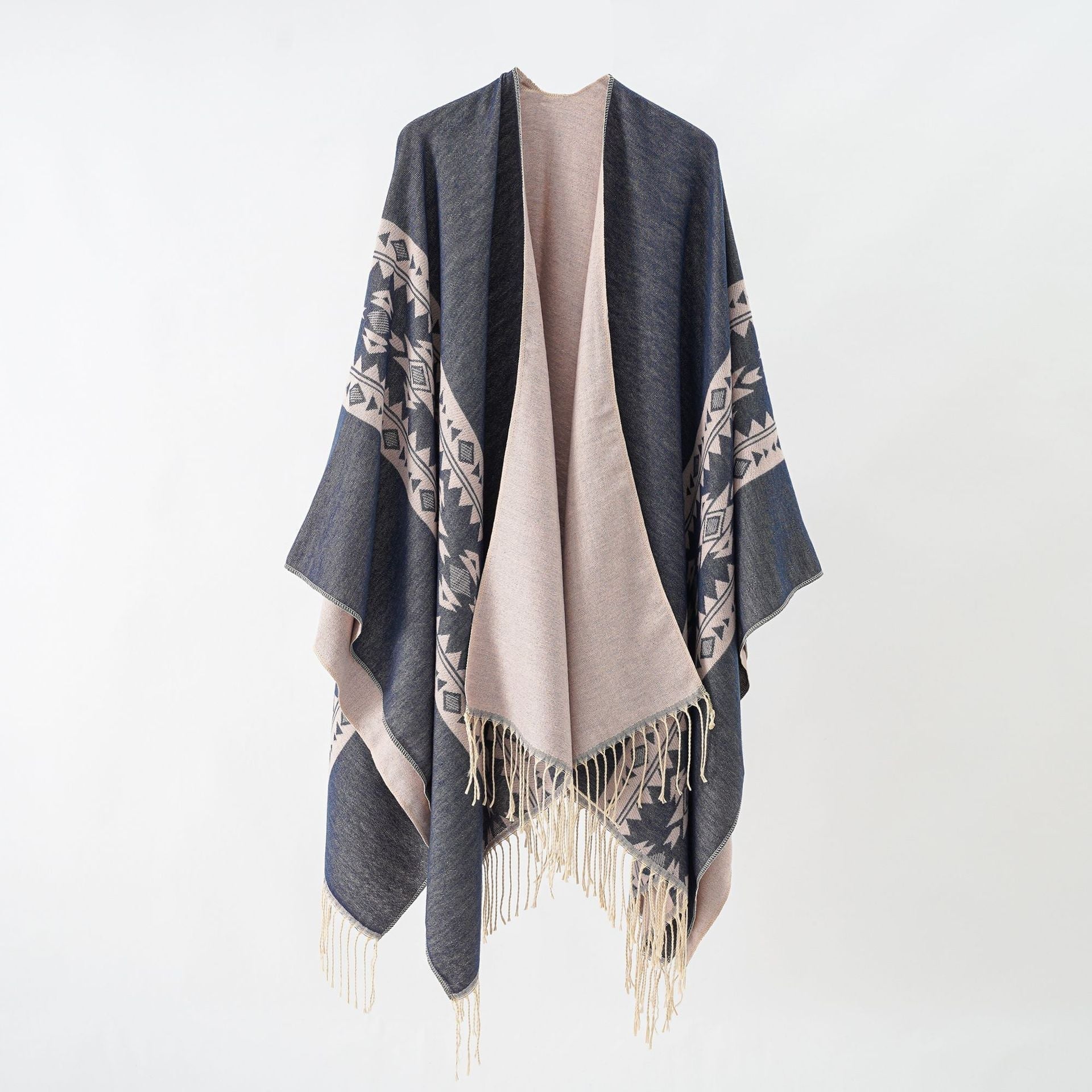 Eleganter Damen-Strickponcho mit künstlerischen Fransen und floralen Akzenten Valenzora