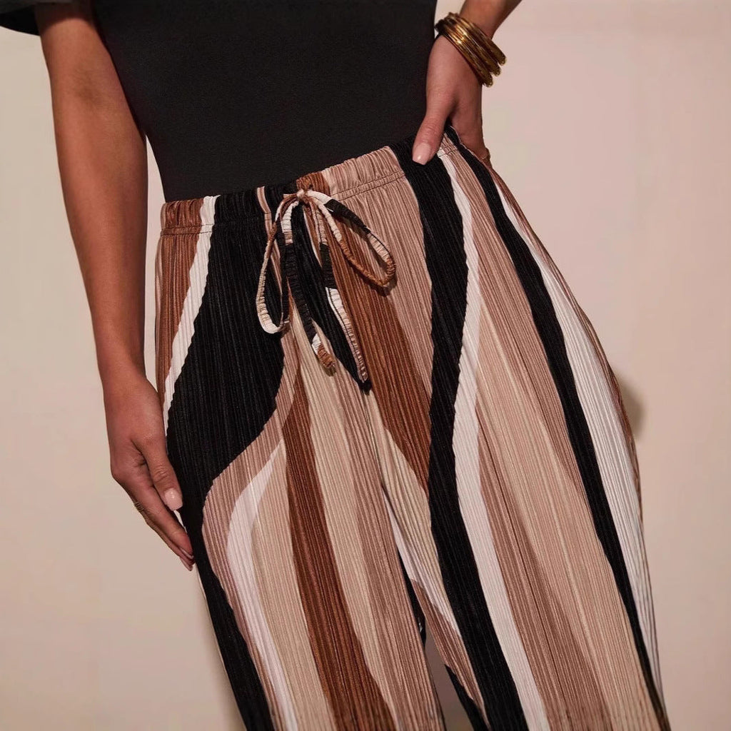 Women's pleated trousers with wide legs and side slits, size