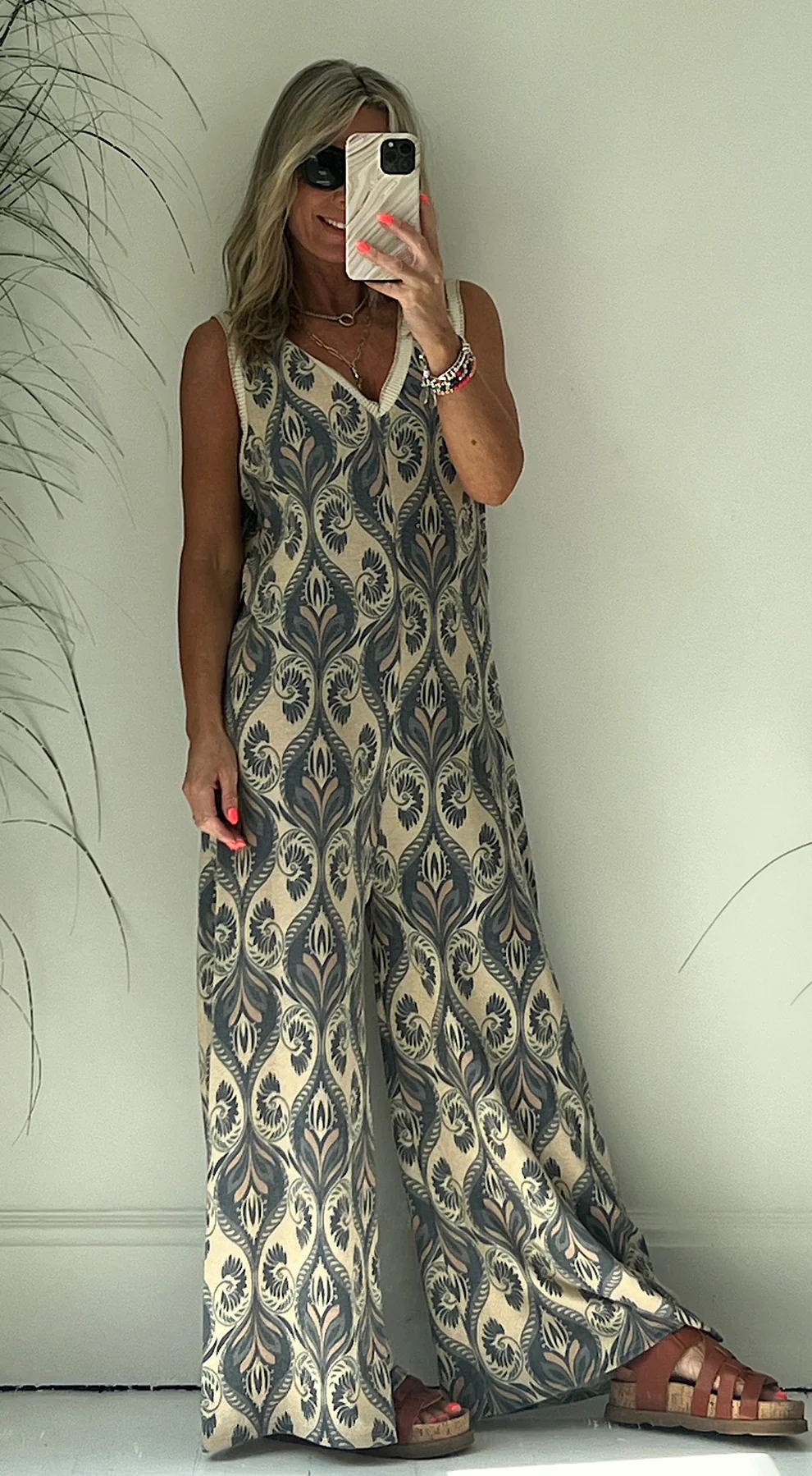 Women's wide-leg jumpsuit with elegant leaf pattern, size