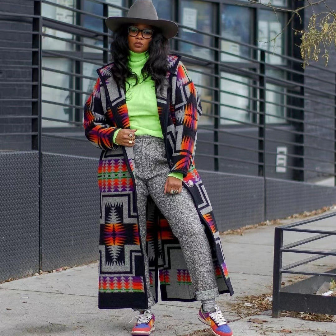 Damen-Longcardigan in buntem Ethno-Design und modernem Schnitt, Größe