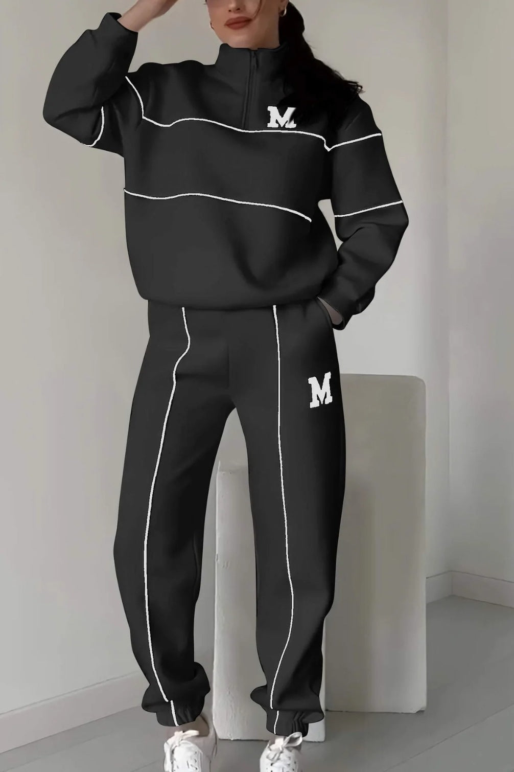 Women's sporty fleece suit set with stand-up collar and practical pockets, size S