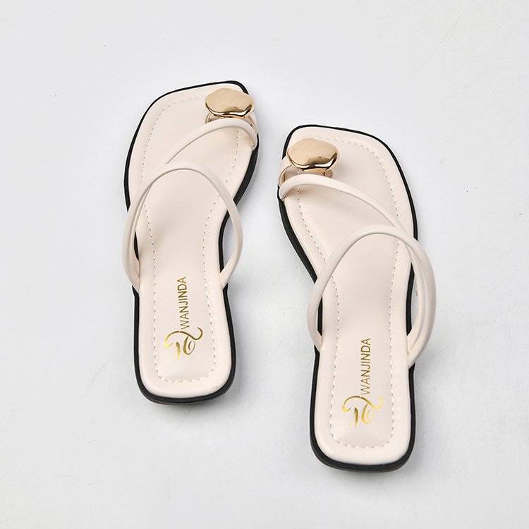 Elegante und modische Damen-Riemchensandalen mit einzigartigen Metallakzenten, Größe Valenzora