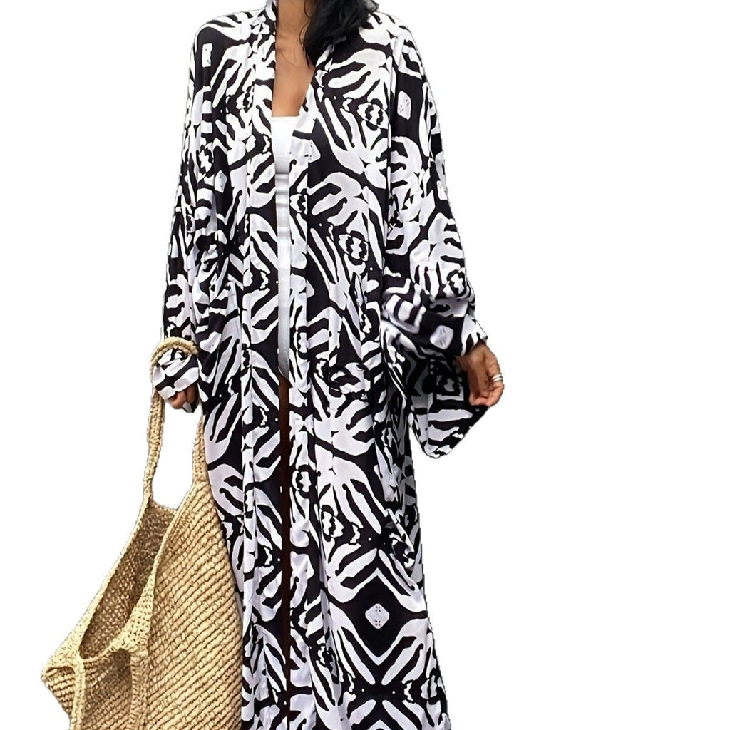 Women's kimono robe with leopard print, size