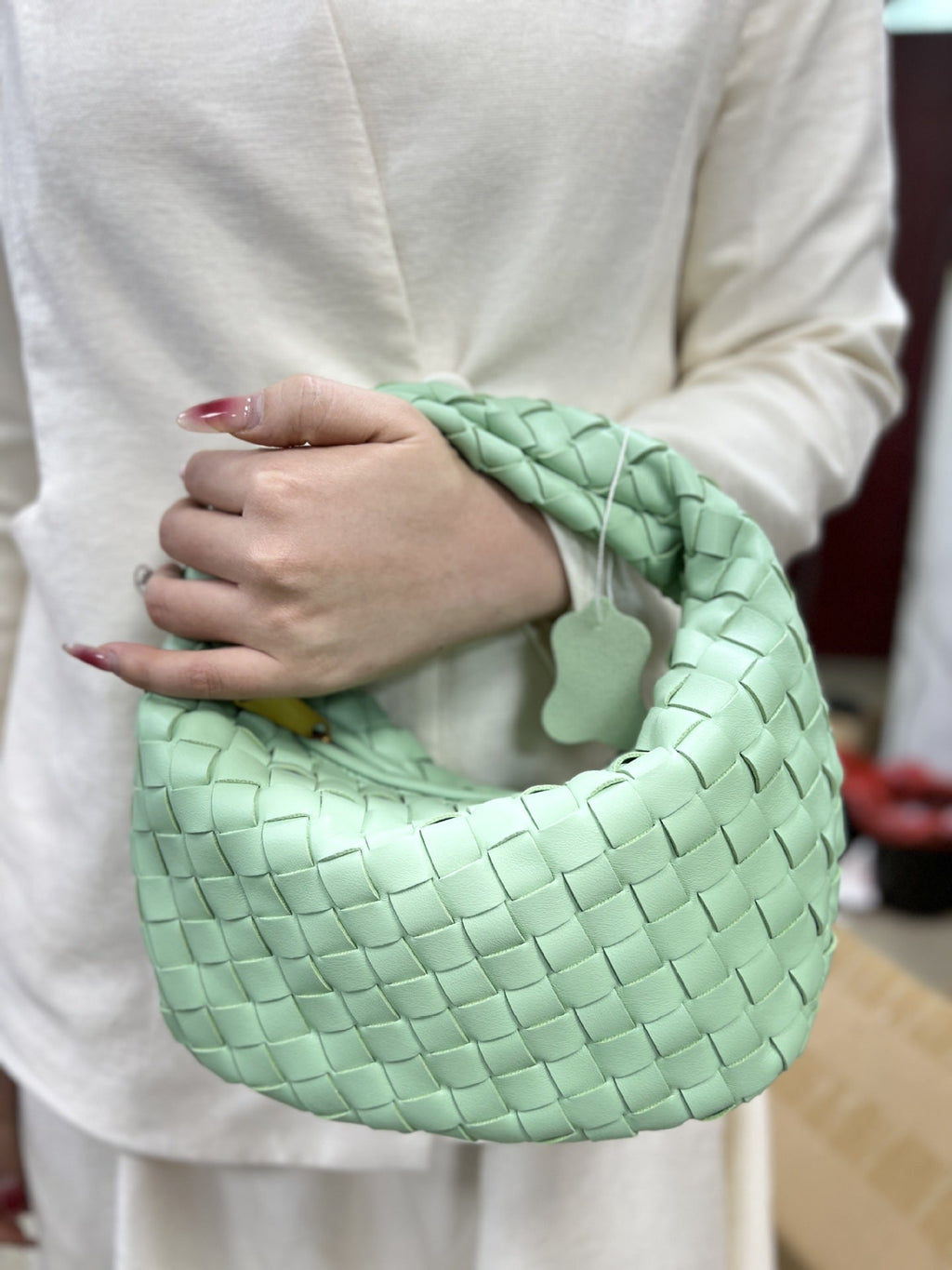 Valenzora | Casual and Relaxed Bag Design