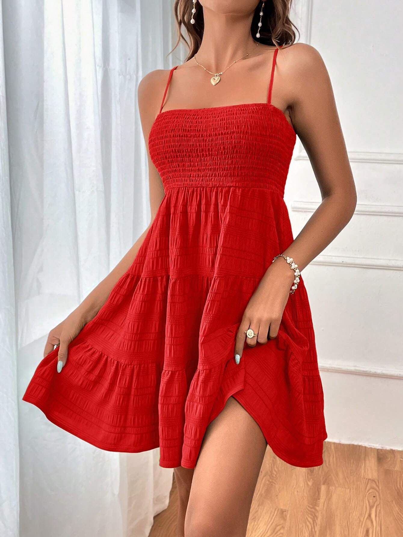 Women's casual dress with narrow straps and ruffled details Drune
