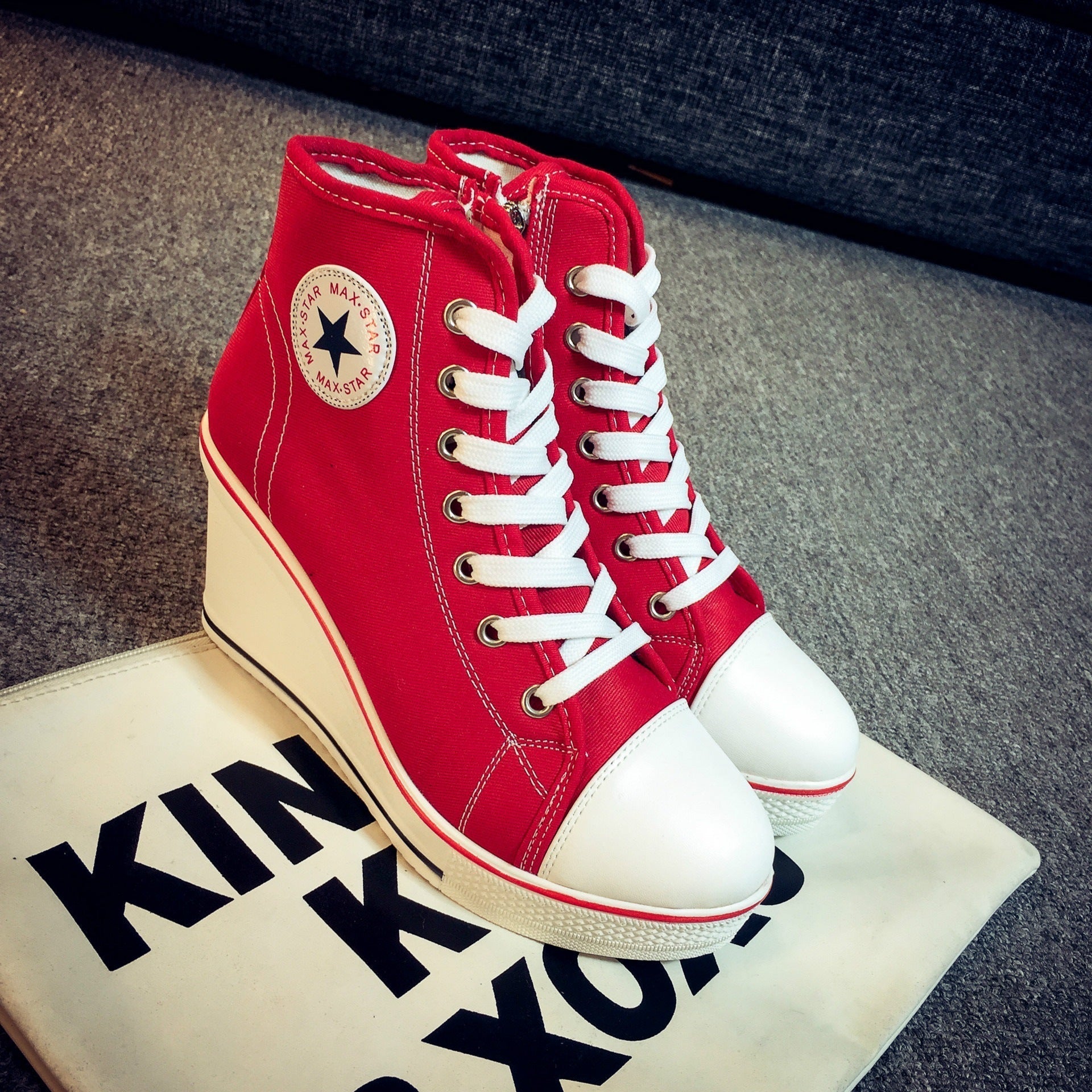 Valenzora | Simple canvas ankle boots with love motif