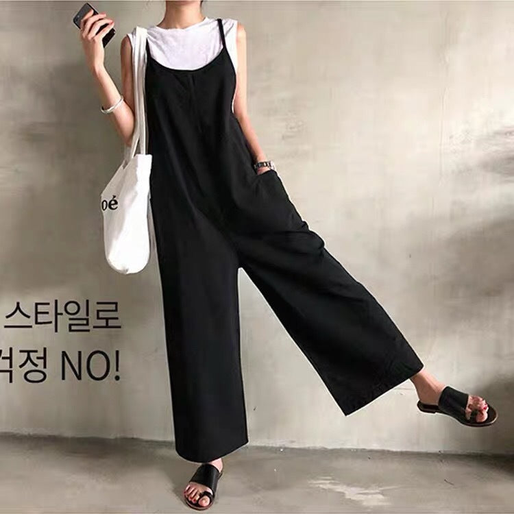 Women's casual-style dungarees with adjustable straps and great comfort, size [size missing]