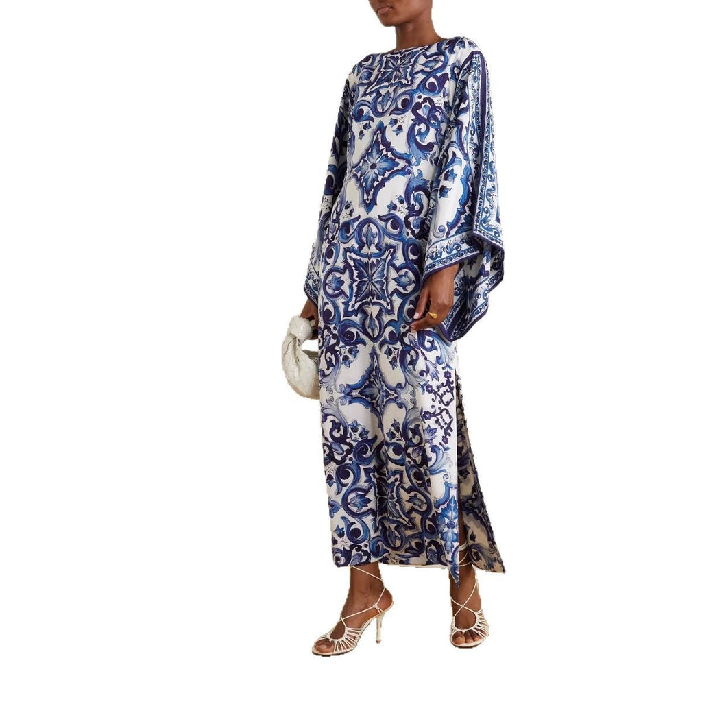Women's elegant kaftan with artistic pattern and side slits, size S