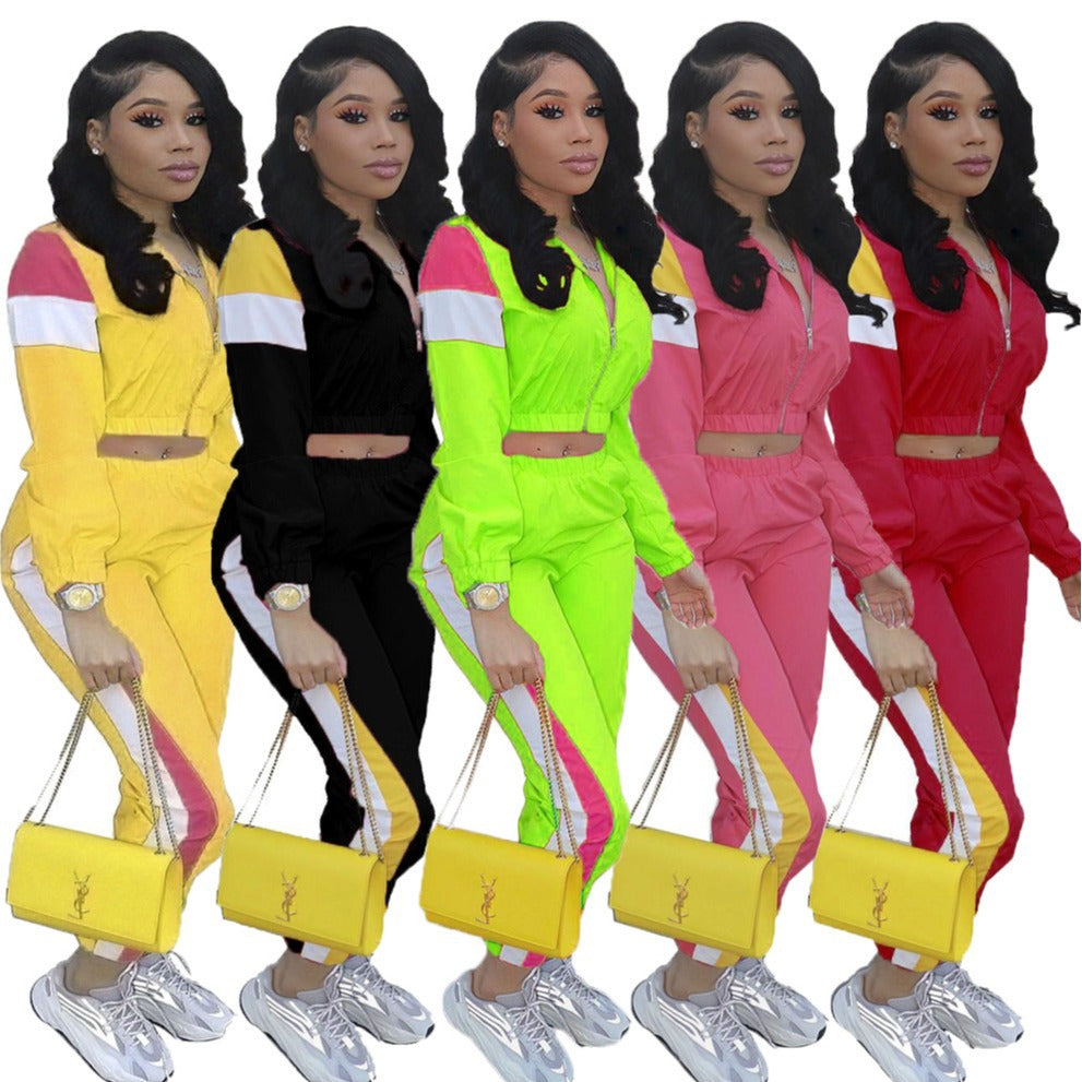 Women's tracksuit with fashionable color accents, size
