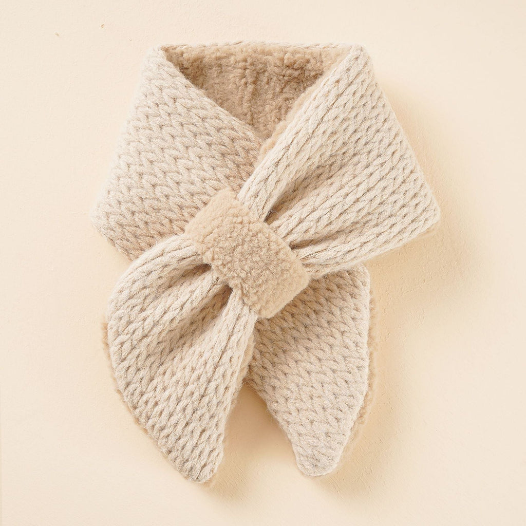 Women's cozy scarf with elegant bow design and high-quality workmanship, size S