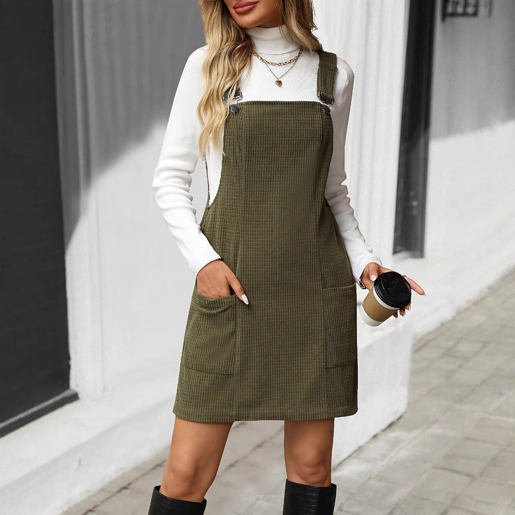 Damen-Latzkleid aus hochwertigem Cordmaterial mit praktischen Taschen, Größe
