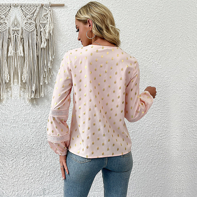 Damenbluse mit zarten Spitzenakzenten und eleganten Details, Größe Valenzora