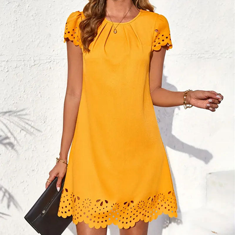 Damen-Sommerkleid mit dekorativem Lochmuster, Größe