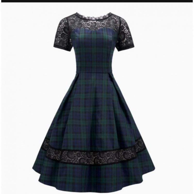 Women's evening dress with lace appliqués and a flowing skirt, size Valenzora