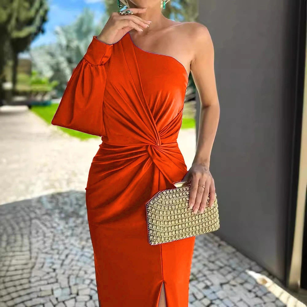 Valenzora | Satin-Maxikleid mit One-Shoulder