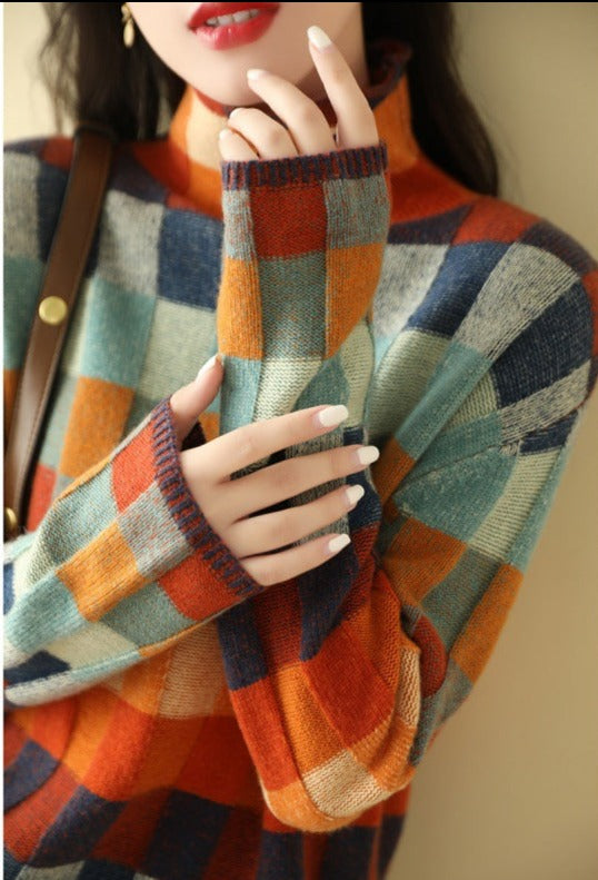 Turtleneck sweater with elegant print