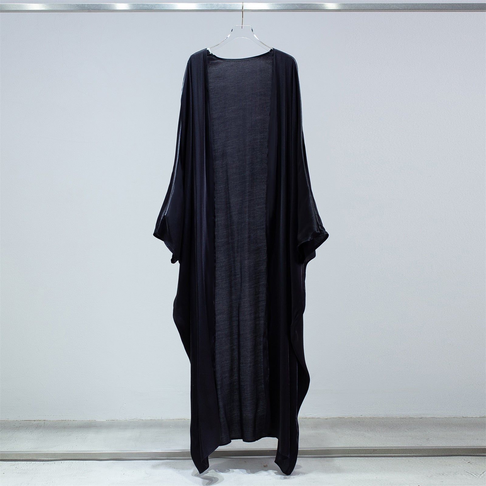 Größe des langen Cardigans für Damen