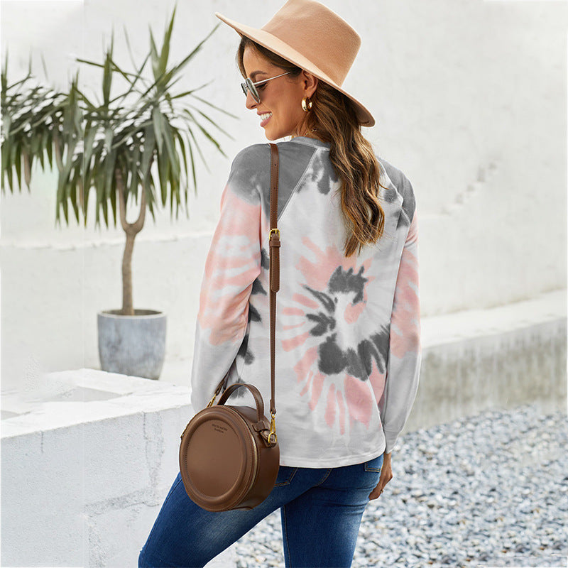 Women's long-sleeved T-shirt with a modern batik pattern and a relaxed fit, size [size missing]