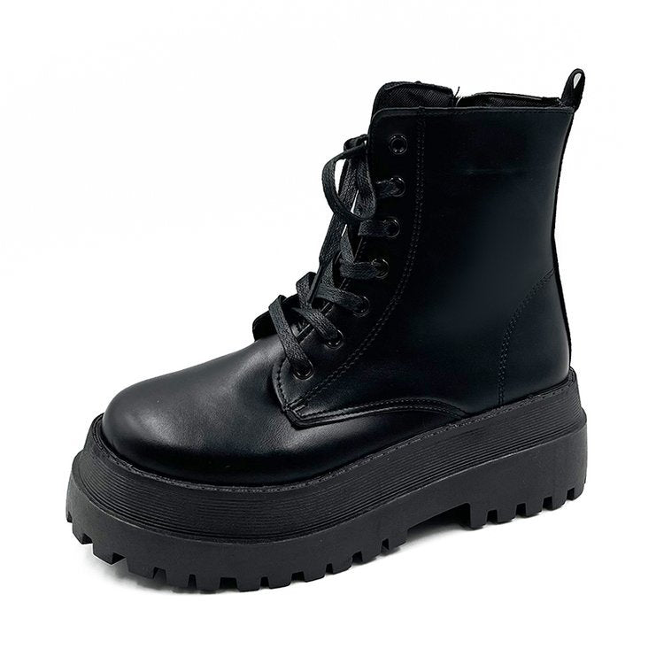 Women's lace-up boots with a sturdy platform sole and elegant upper, size S