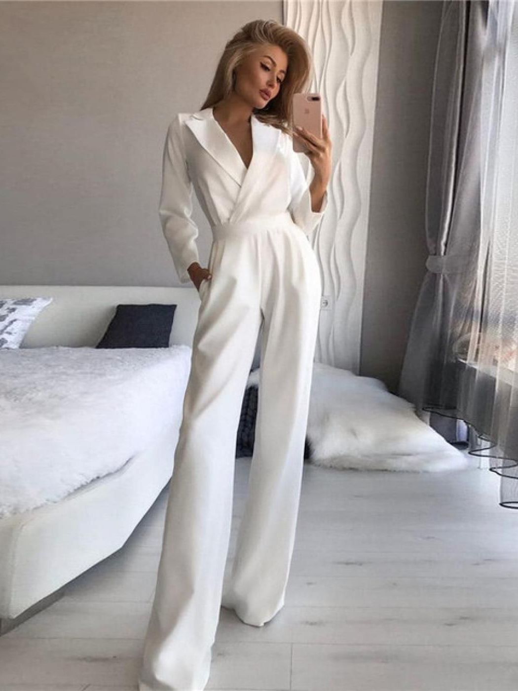 Valenzora Long-sleeved jumpsuit with a slim fit for women