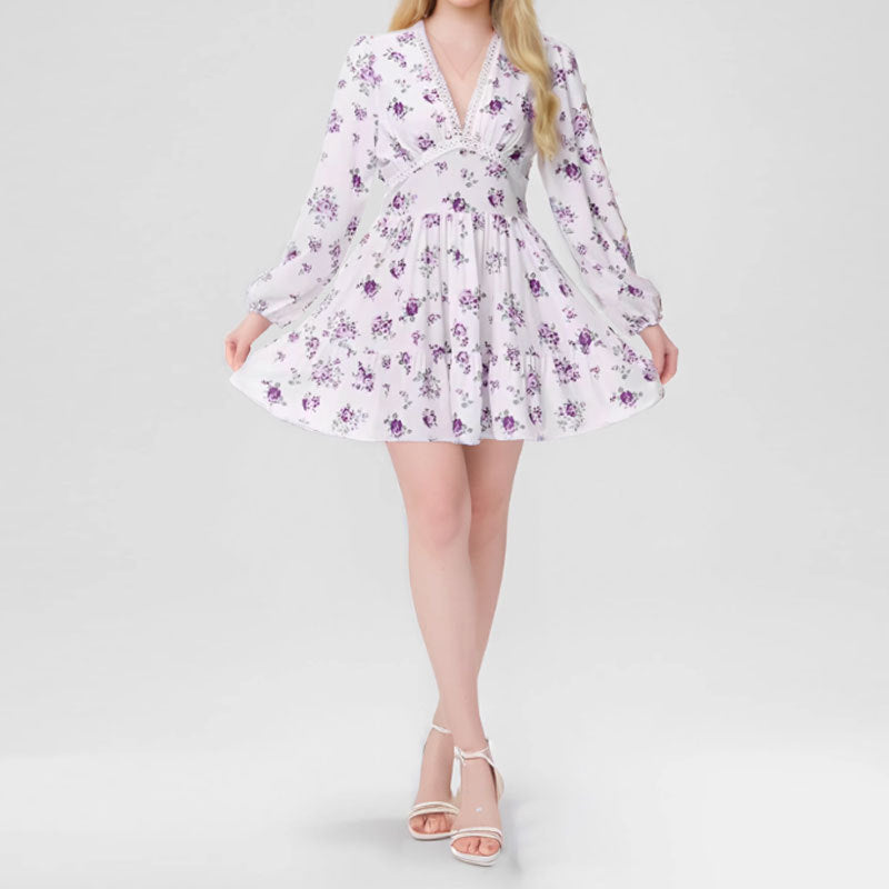 Valenzora | V-neck pleated short-sleeved dress