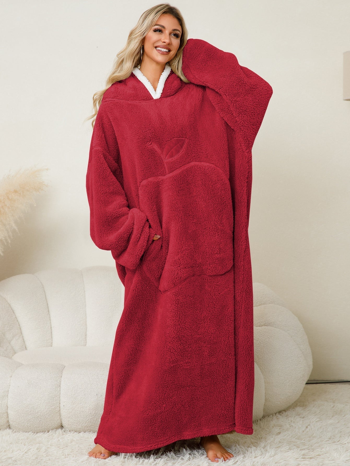 Women's Cozy Hoodie Blanket with Large Pockets and Contrasting Lining, Size
