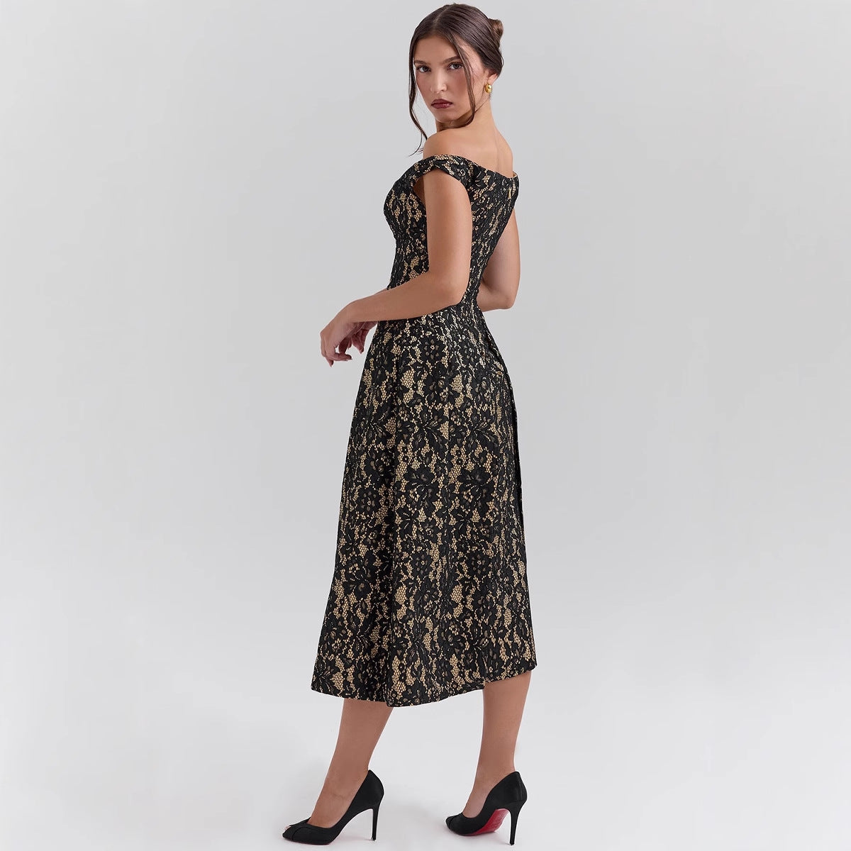 Women's evening dress with off-the-shoulder design and exquisite lace, size