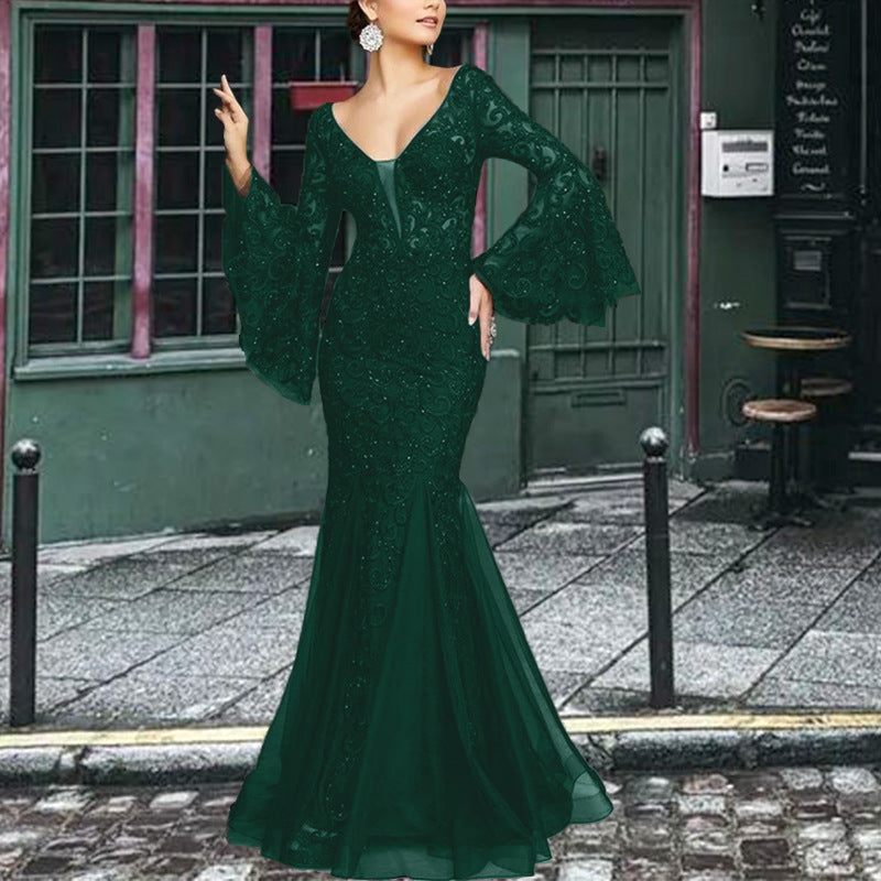 Women's figure-hugging evening dress with shimmering embellishments and elegant V-neck, size S