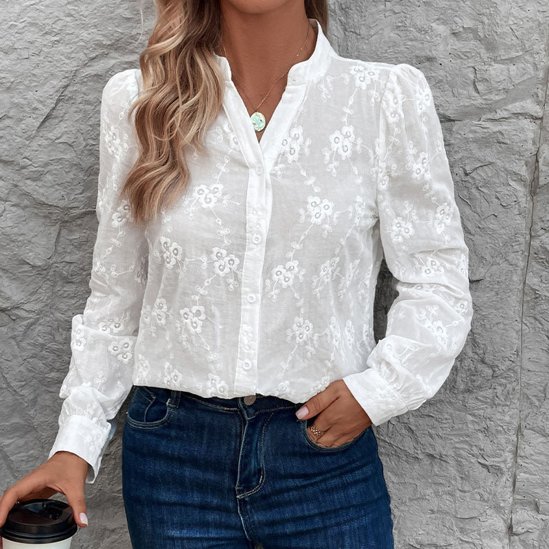 Damenbluse mit elegantem floralem Lochmuster, Größe