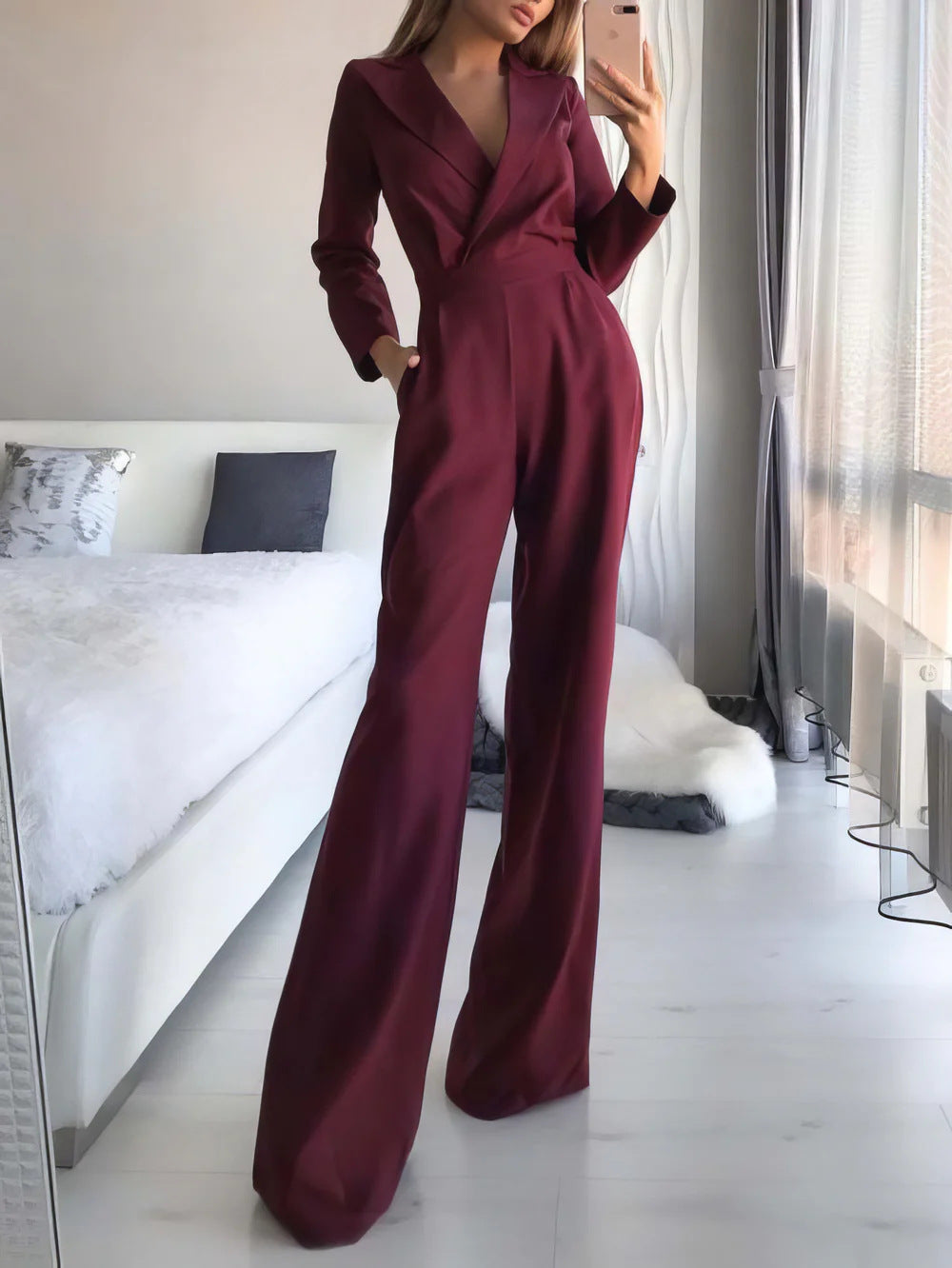 Valenzora Long-sleeved jumpsuit with a slim fit for women
