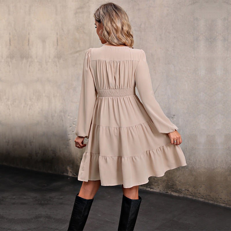 Knielanges Damen-Hemdblusenkleid mit elegantem V-Ausschnitt und gerüschtem Saum, Größe [size]