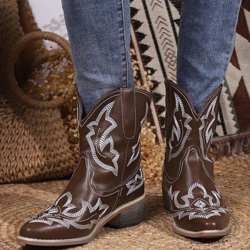 Valenzora | Vintage Embroidered Boots