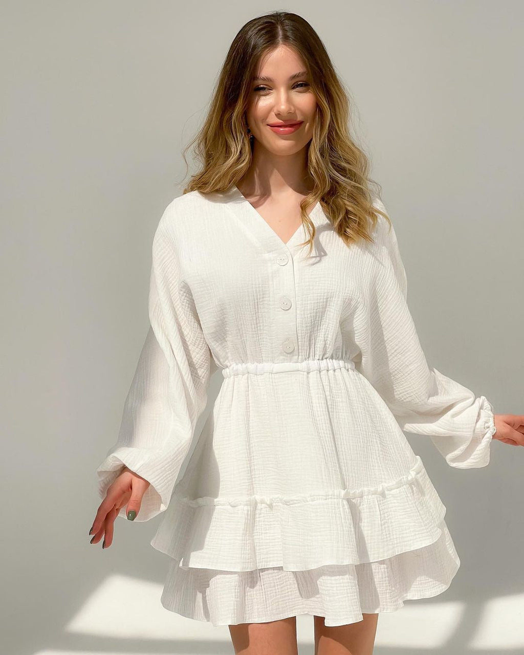 Damen-Babydollkleid für die Freizeit mit Knopfdetails und voluminösen Ärmeln, Größe [size missing]