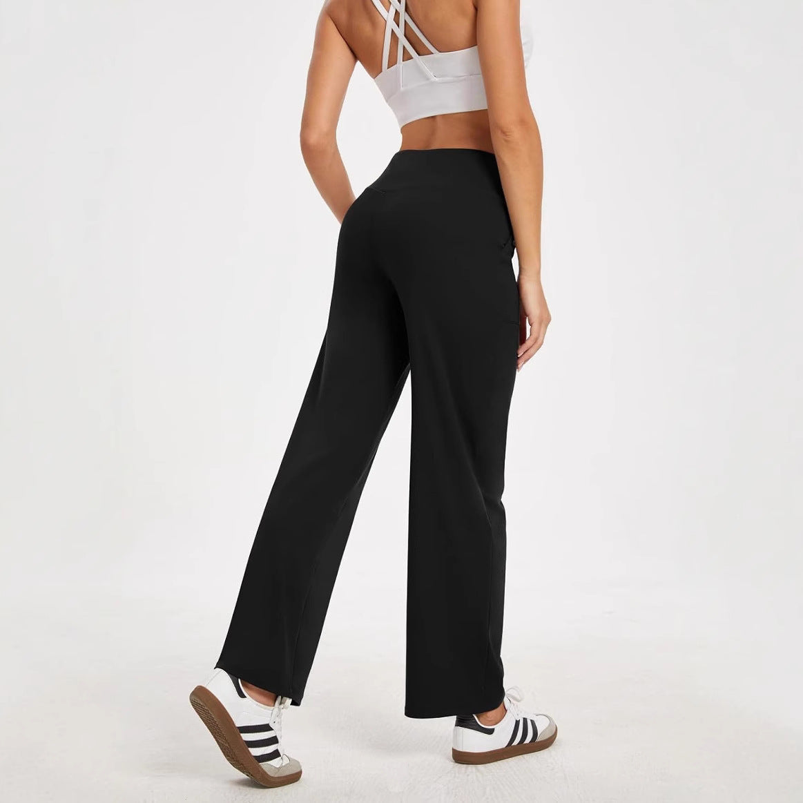 Women's comfortable leisure trousers with side pockets and elastic waistband, size