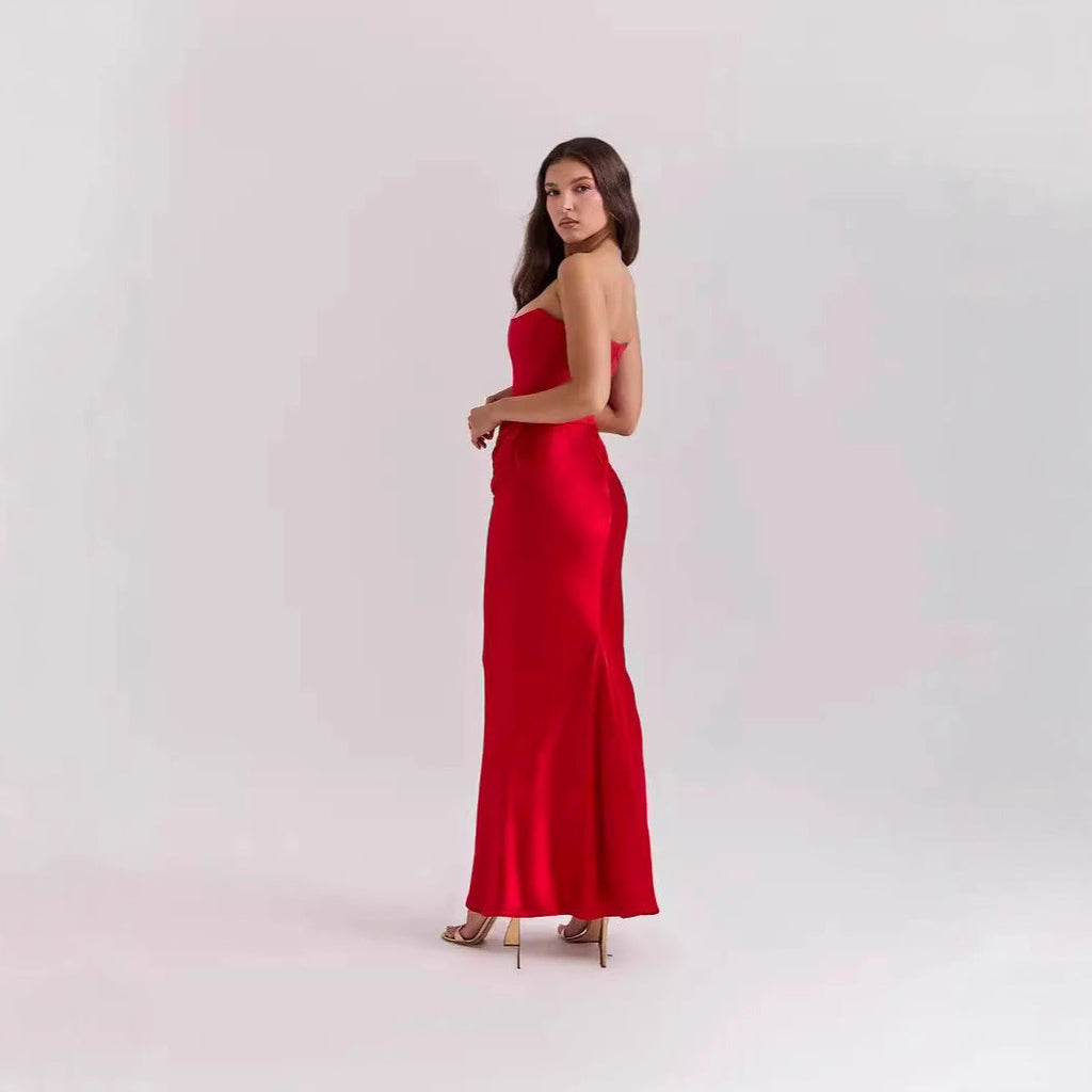 Women's elegant, figure-hugging evening dress with a sophisticated waist detail, size S