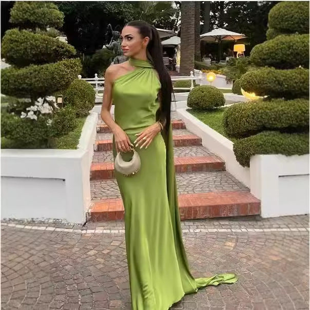 Elegantes Damenabendkleid mit einseitigem Cape und raffinierten Drapierungen, Größe Valenzora