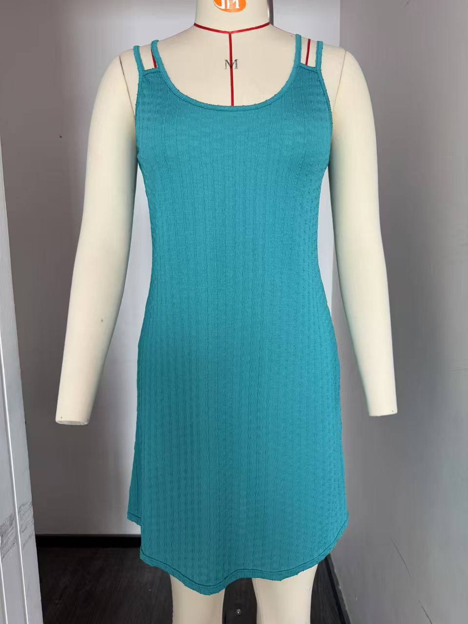 Damen-Freizeitkleid mit eleganten Trägerdetails Drune