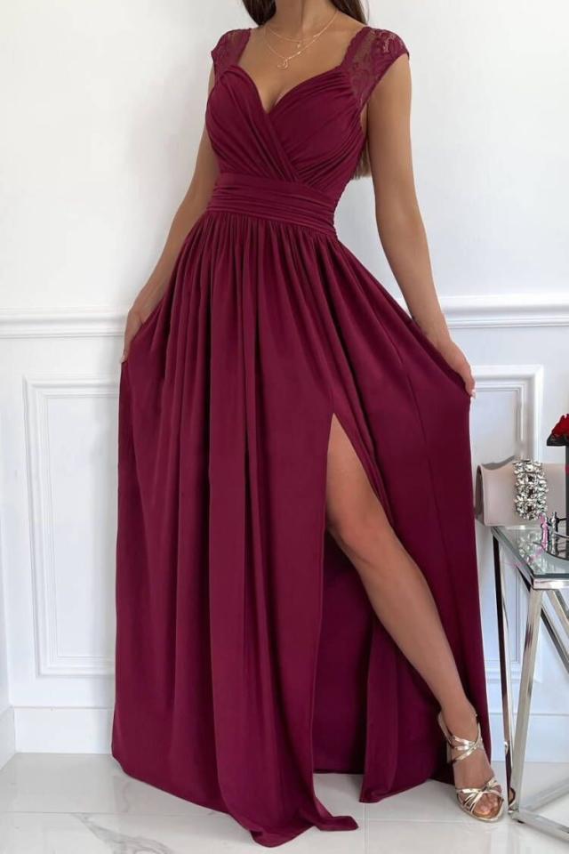 Glamouröses, gerüschtes Abendkleid mit V-Ausschnitt & Schlitz