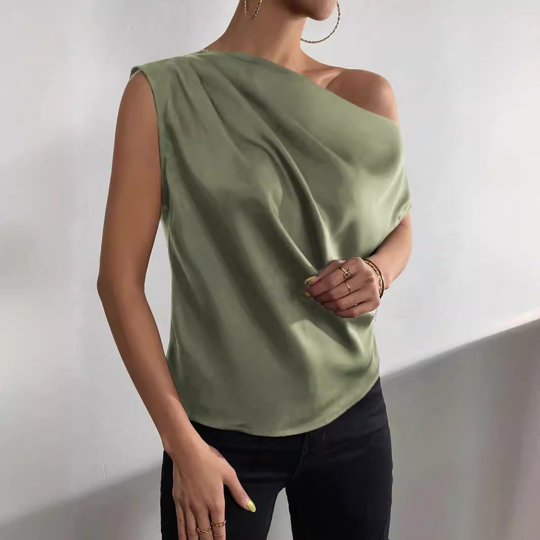 Asymmetrisches Damentop mit Drapierungen und elegantem Schnitt, Größe
