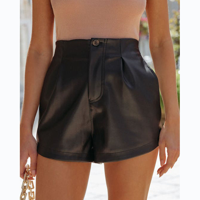 Women's high-waisted shorts in soft faux leather with pleats, size