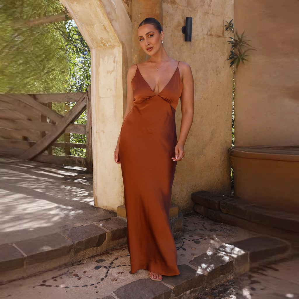 Women's elegant and figure-hugging evening dress with a deep V-neck and slim fit, size [size missing]