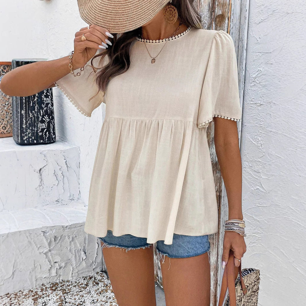 Women's blouse with a flowing cut and elegant lace, size [size missing]