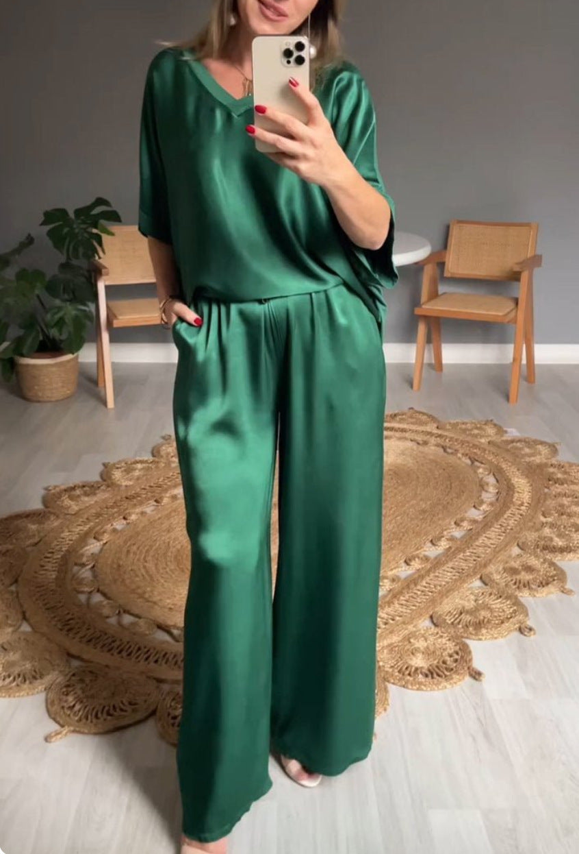Valenzora | Solid color, silky V-neck casual suit