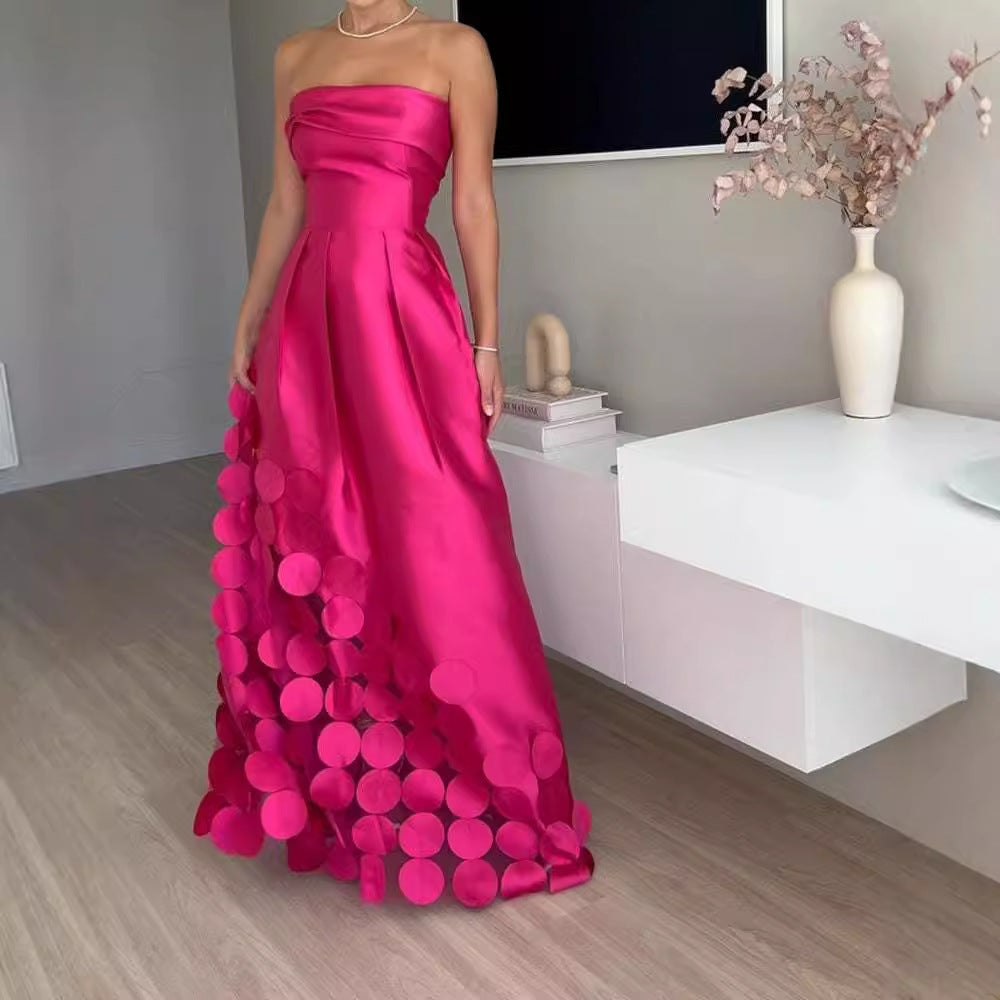 Women's evening dress with an exciting layered design and sophisticated details, size Valenzora