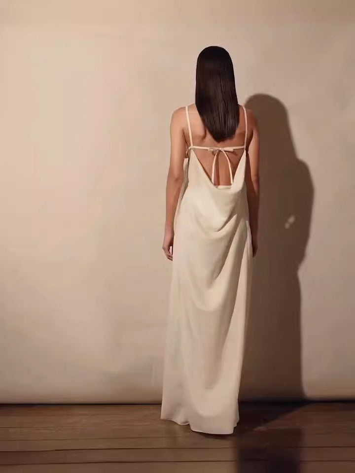 Valenzora | Maxi dress with V-neck and high floral slit