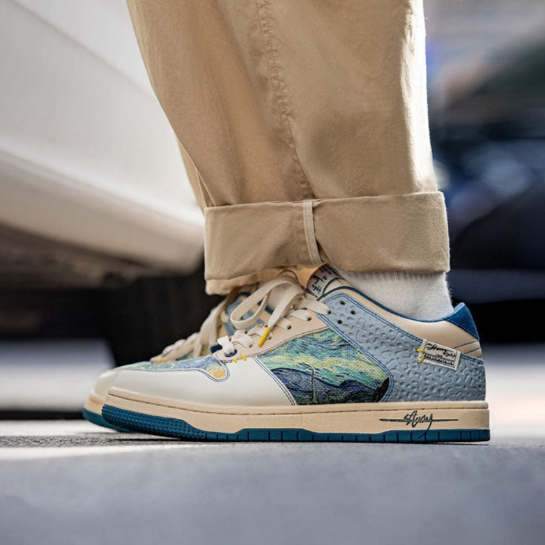 Valenzora | Von Van Goghs Sternennacht inspirierte Sneaker