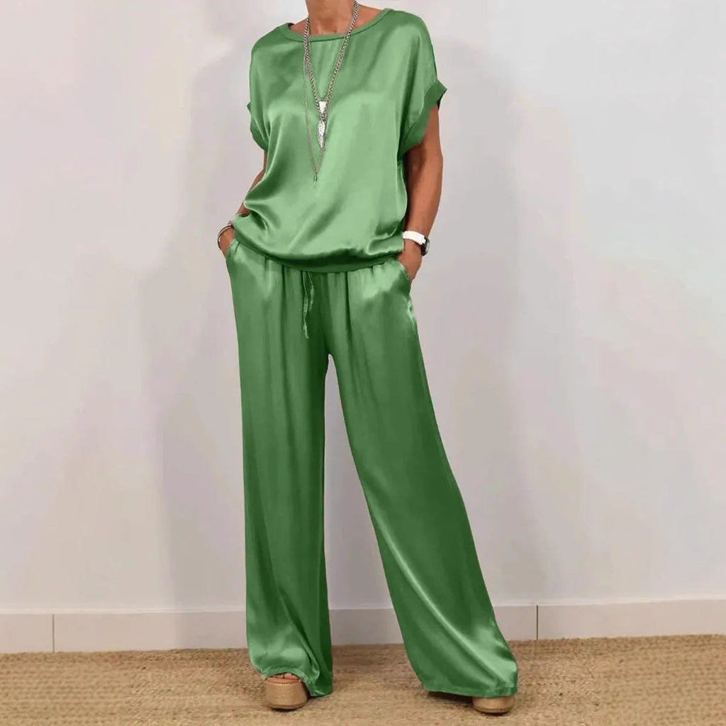 Women's elegant lounge set with flowing cut and elasticated waistband, size